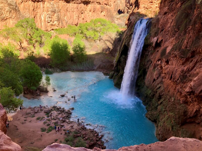 グランドキャニオンのオアシスへ 青緑の美しい滝を目指してハイキング アリゾナ 観光と旅行とハイキング情報