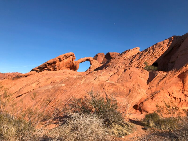 Valley of Fire・州立公園のアーチロック｜むぎパンク