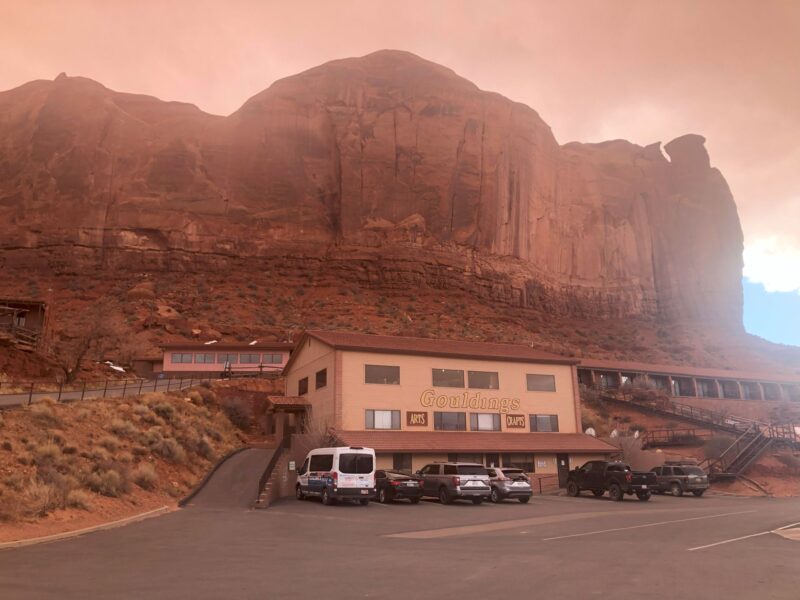 グールディングス・ロッジ・モニュメント・バレー|むぎパンク