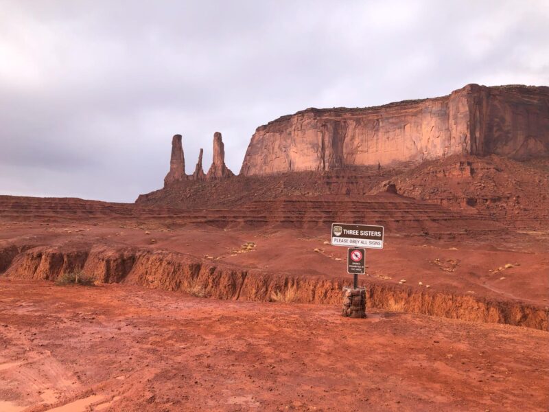 スリーシスターズ・モニュメント・バレー|むぎパンク