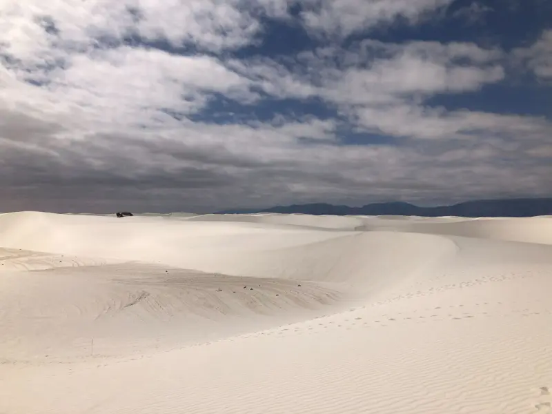ホワイトサンズ国立公園｜真っ白な砂丘ハイキングの旅